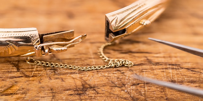 How to Choose the Right Jewelry Repair Service for Your Needs